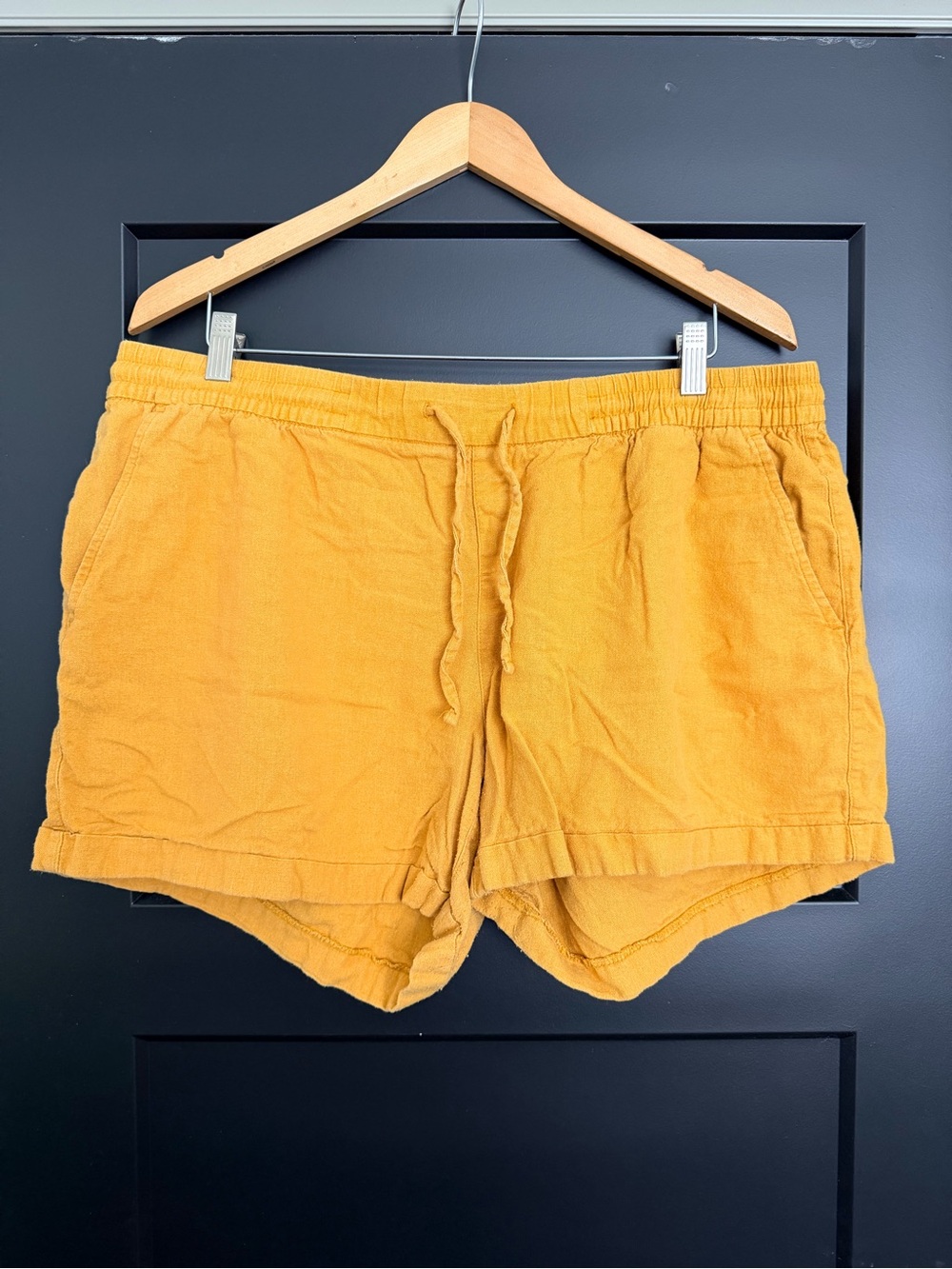 Old Navy Elastic Waist Linen blend Shorts - Mustard Yellow size XL